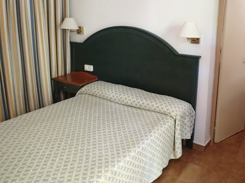 Double Room, Terrace | Bed sheets