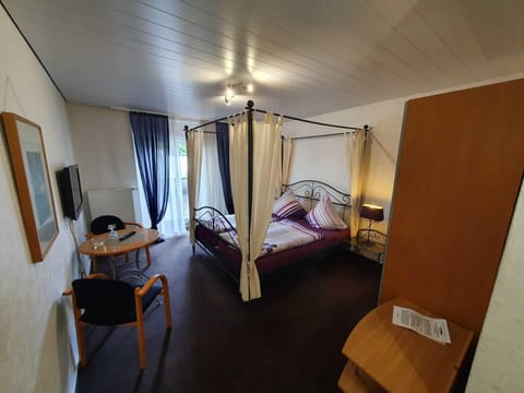 Deluxe Double Room | Free WiFi, bed sheets