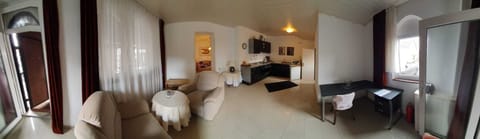 Family Room | Free WiFi, bed sheets