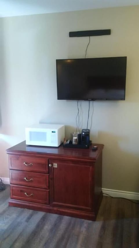 Down comforters, desk, laptop workspace, soundproofing