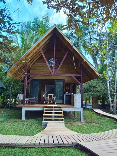 Superior Cabin | Bathroom | Towels