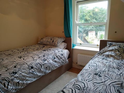 Apartment | 2 bedrooms, iron/ironing board, free WiFi, bed sheets