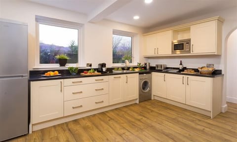 Fridge, dishwasher, cookware/dishes/utensils