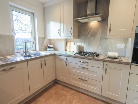 Cottage | Private kitchen | Fridge, dishwasher, cookware/dishes/utensils