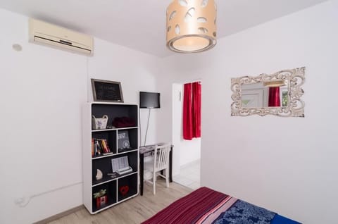 Apartment (One Bedroom Apartment with Shared Ter) | 2 bedrooms