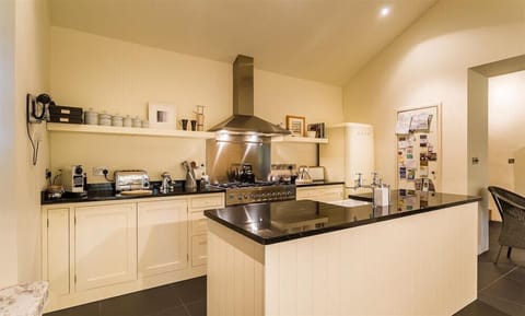 Fridge, dishwasher, cookware/dishes/utensils