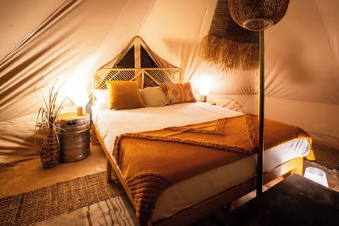 Private Glamping, Shared Bathroom | Free WiFi, bed sheets