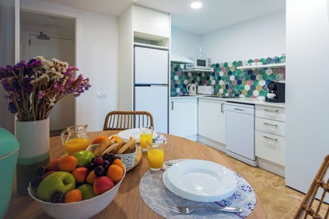 Comfort Studio, Terrace, Garden View | Private kitchen | Full-size fridge, microwave, stovetop, dishwasher