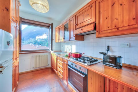 Family Apartment, 1 Bedroom (Casa Palmaverde Few Min From Lake) | Private kitchen | Fridge, oven, stovetop, coffee/tea maker