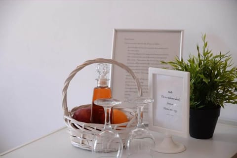 Apartment, 1 Bedroom, Balcony, City View | Dining