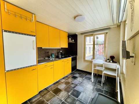 Apartment, 1 Bedroom, Smoking, Balcony | Dining