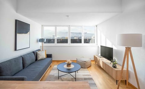 Comfort Duplex | Living area | 100-cm Smart TV with cable channels, TV, heated floors