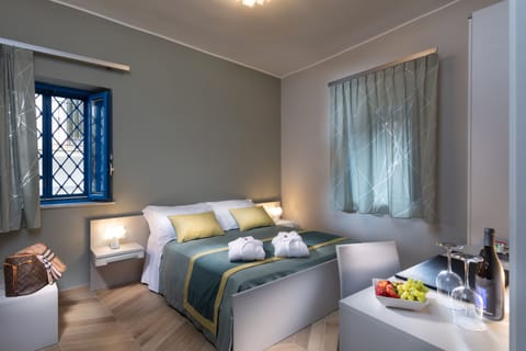 Basic Double Room | Premium bedding, minibar, in-room safe, desk