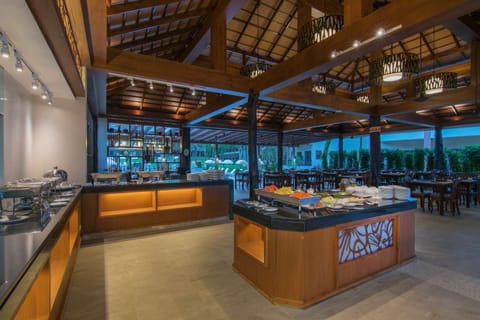 Breakfast, lunch, dinner served; Thai cuisine, pool views