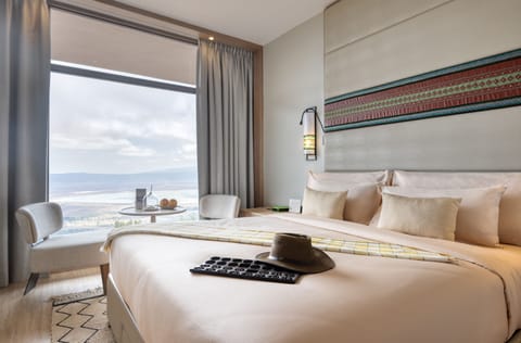 Room, Connecting Rooms (The Rim, Safari Experience) | Premium bedding, minibar, in-room safe, individually furnished