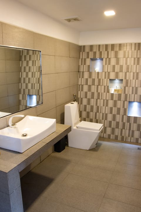 Double or Twin Room | Bathroom | Shower, rainfall showerhead, hair dryer, bathrobes