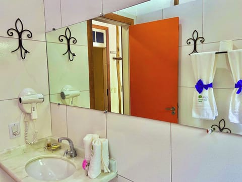 Luxury Room | Bathroom | Shower, hair dryer, towels, soap