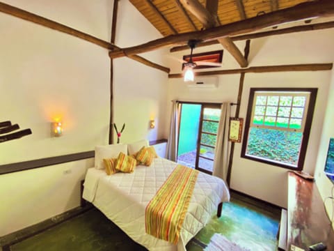 Luxury Room | Free WiFi, bed sheets