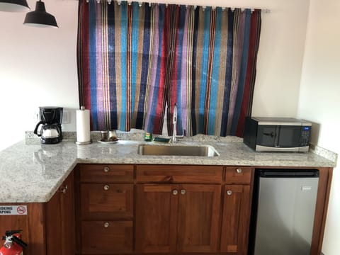 Coffee/tea maker, dining tables