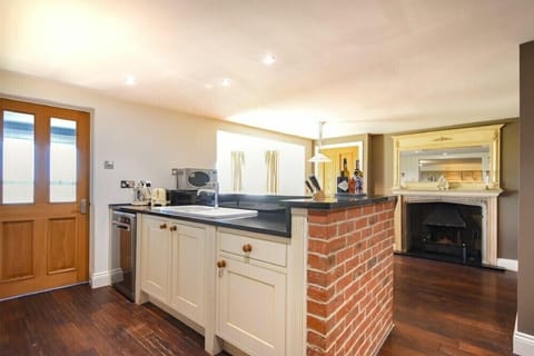 Fridge, dishwasher, cookware/dishes/utensils