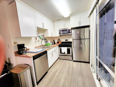 Apartment, 2 Bedrooms | Private kitchen | Full-size fridge, microwave, oven, stovetop