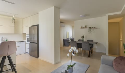 Comfort Apartment | Private kitchen | Full-size fridge, microwave, oven, stovetop