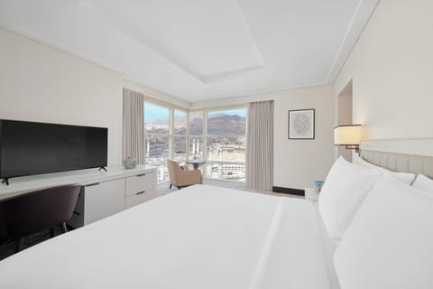 Superior Suite Kaaba View | Down comforters, Select Comfort beds, minibar, in-room safe