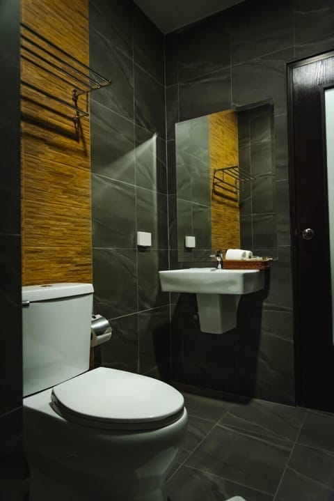 Standard Single Room | Bathroom