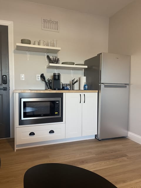 Studio | Private kitchen | Fridge, microwave, stovetop, toaster