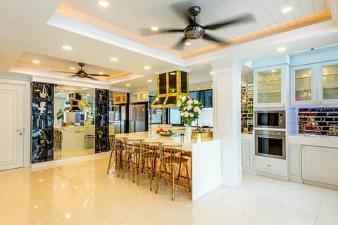 Luxury Villa | Private kitchen