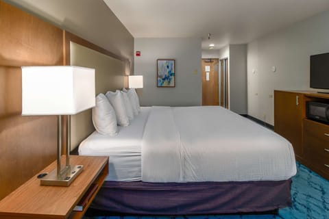 Premium bedding, pillowtop beds, desk, laptop workspace