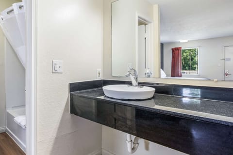 Free toiletries, towels, soap, shampoo