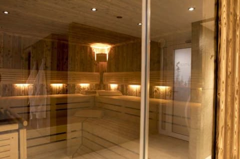 Sauna, hot stone massages, deep-tissue massages, 2 treatment rooms