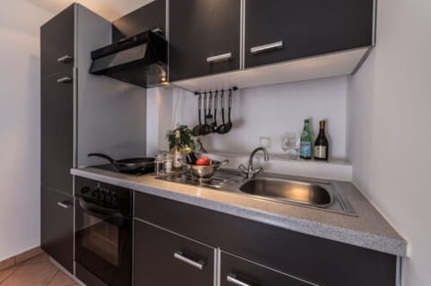 Family Apartment | Private kitchenette