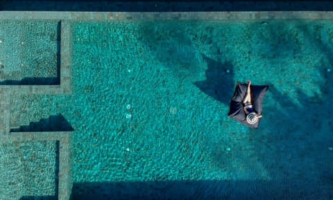 Outdoor pool, pool umbrellas, sun loungers