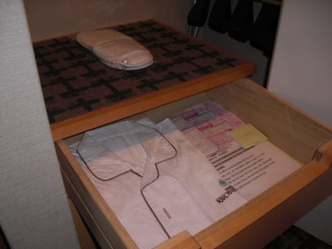 Premium bedding, in-room safe, desk, blackout drapes