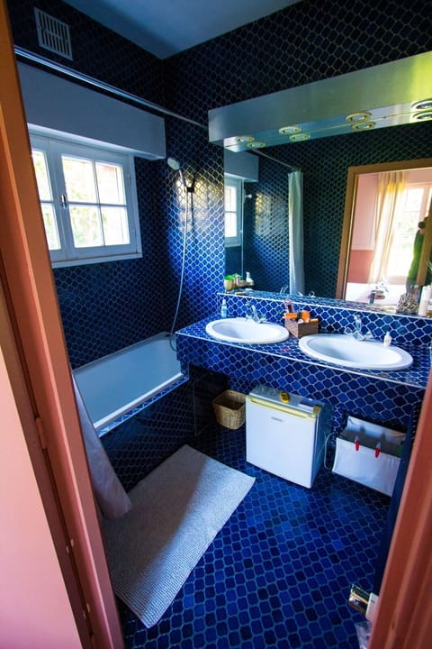 Deluxe Double Room | Bathroom