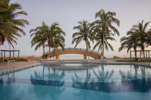 Outdoor pool, pool umbrellas, sun loungers