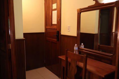 Standard Room | Desk, free WiFi