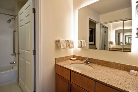 Suite, 1 Bedroom | Bathroom | Free toiletries, hair dryer, towels, soap