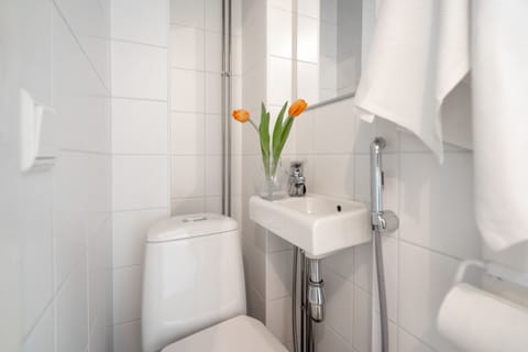 City Studio | Bathroom