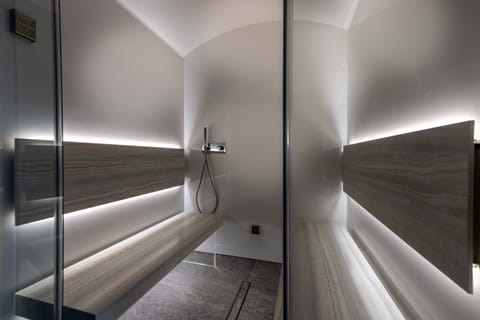 Sauna, steam room, deep-tissue massages, Thai massages, sports massages