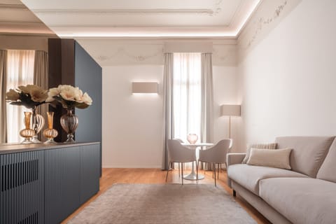 Suite (Rose vista Campiello) | Premium bedding, down comforters, memory foam beds, minibar