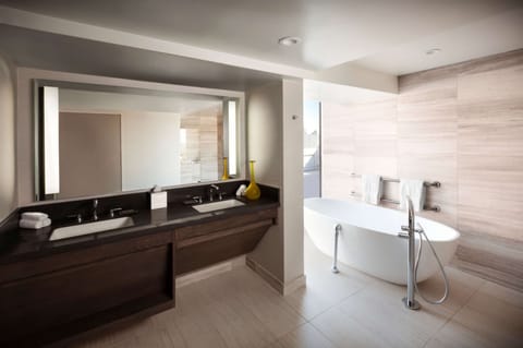 Presidential Suite, 2 Bedrooms | Bathroom | Designer toiletries, hair dryer, bathrobes, towels