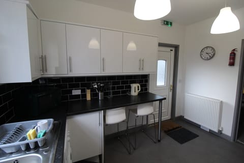 House | Private kitchen | Full-size fridge, microwave, oven, freezer