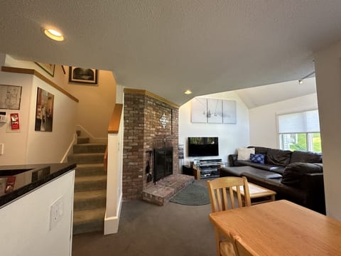 Condo, 2 Bedrooms | Interior