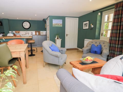 Cottage | Living area