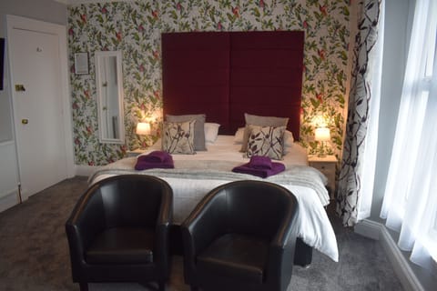 Family Room | Soundproofing, free WiFi, bed sheets