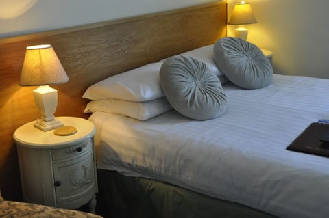 Double Room, Ensuite | Iron/ironing board, free WiFi