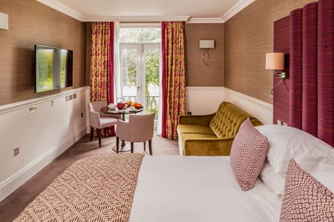 Junior Suite | Egyptian cotton sheets, in-room safe, soundproofing, iron/ironing board